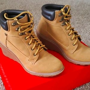 Unionbay wedge boots